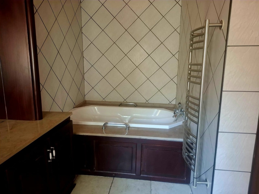 4 Bedroom Property for Sale in Suidrand Free State